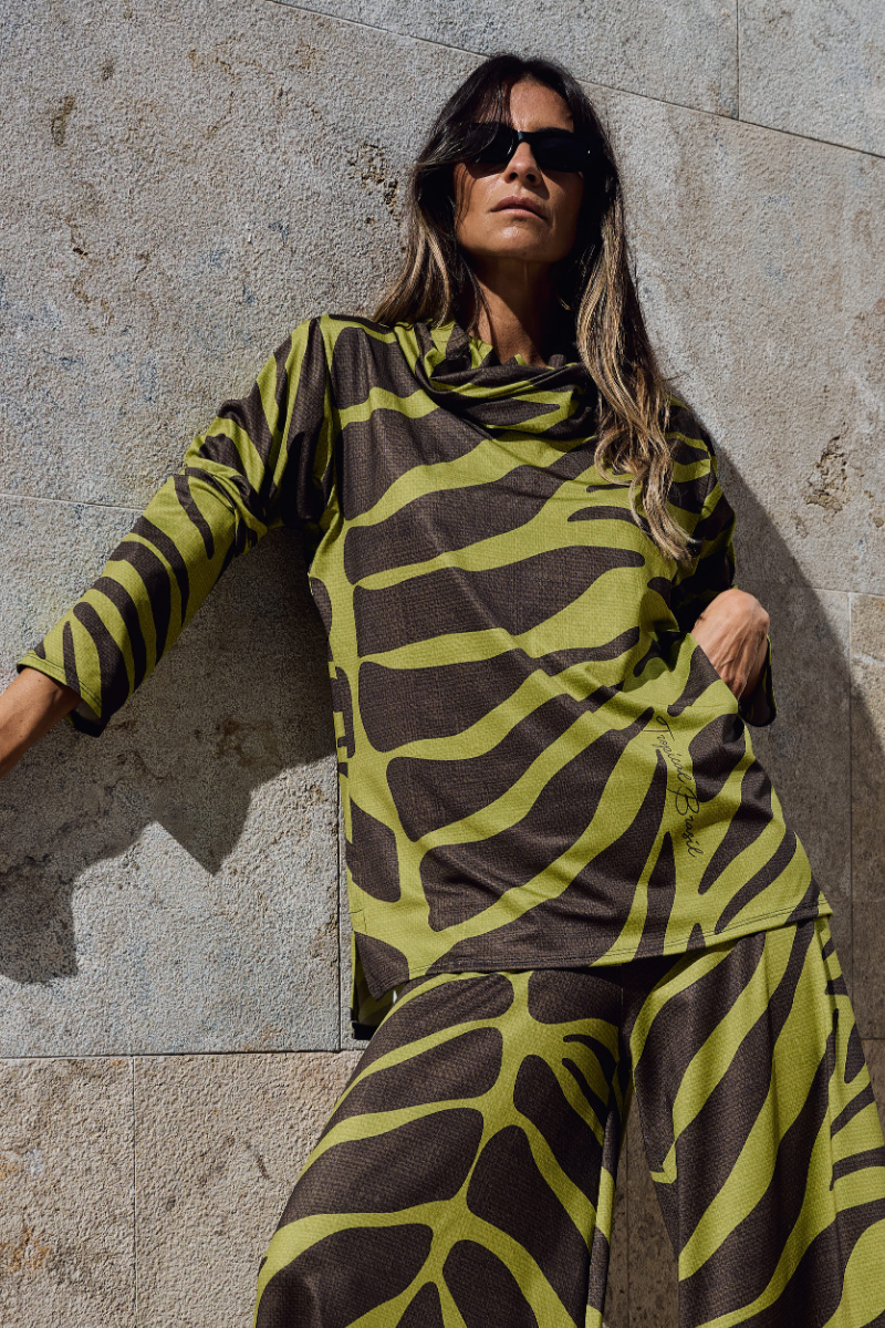 BLUSA PREMIUM GOLA ALTA